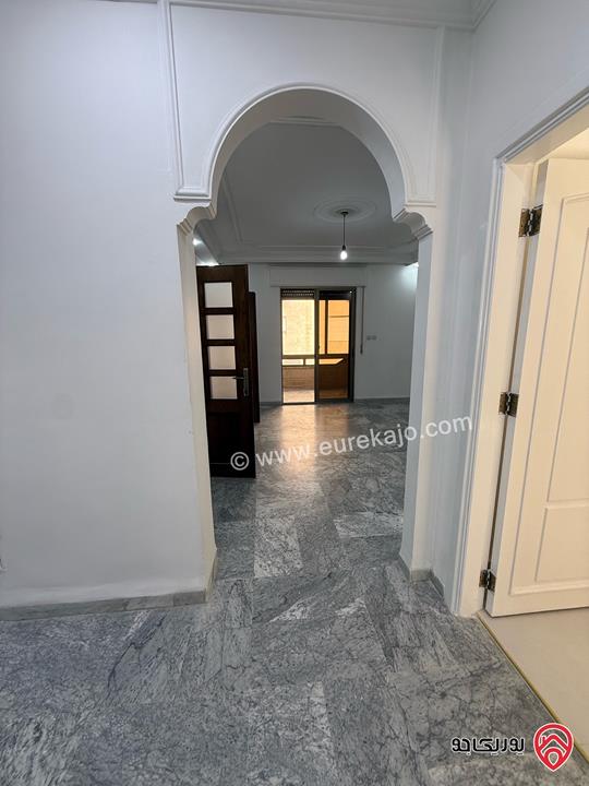 شقة طابق ثاني مساحة 190م للايجار في عمان - دير غبار 