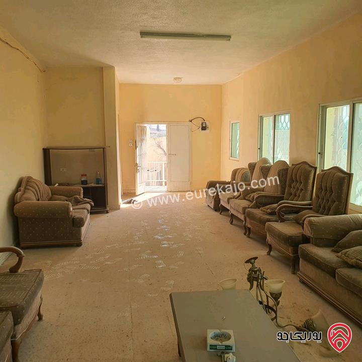 قطعة أرض مساحة 594م عليها بيت طابقين للبيع في البحر الميت جوفة الكفرين 