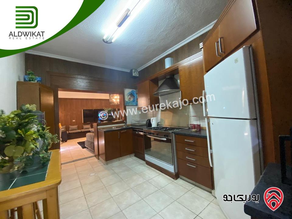 شقة للبيع او للايجار في عمان - الدوار الخامس طابق أرضي مساحة البناء 110م ومساحة الترس 30م