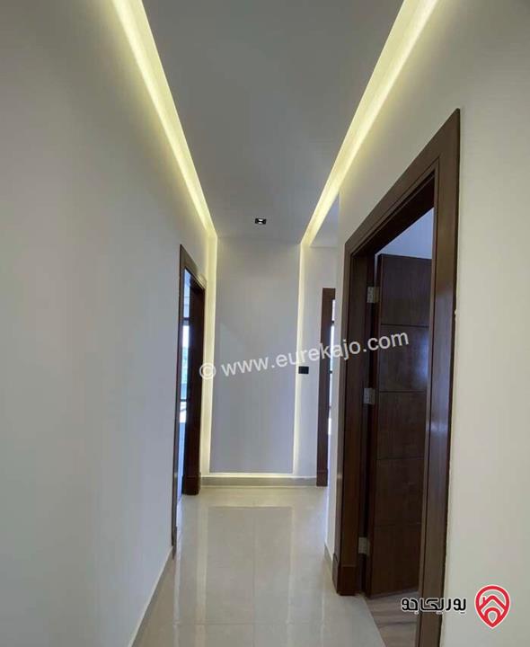 شقة طابق ثالث دوبلكس مساحة 200م للبيع في عمان - خلدا