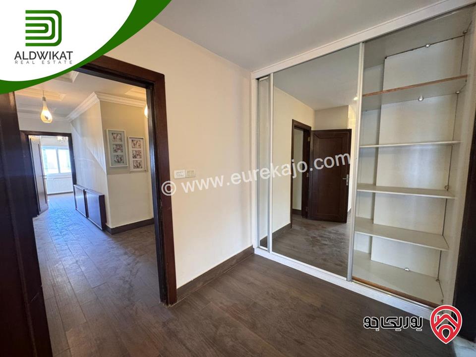 شقة طابق ثاني طابقية للبيع في عمان - دير غبار مساحة 265م ومساحة الترس 10م موقع اطلالة