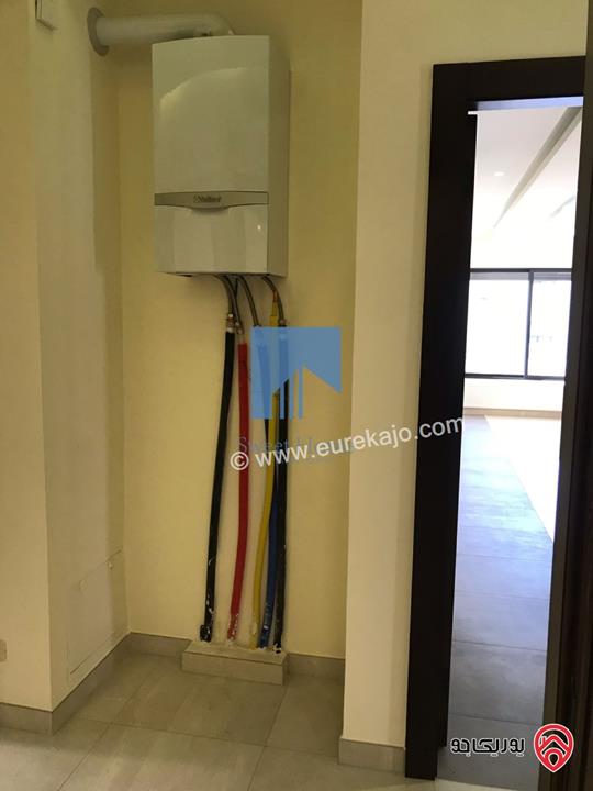 شقة طابقية فاخرة طابق اول مساحة 235م للبيع في عمان - الجندويل تشطيب سوبر ديلوكس لم تسكن