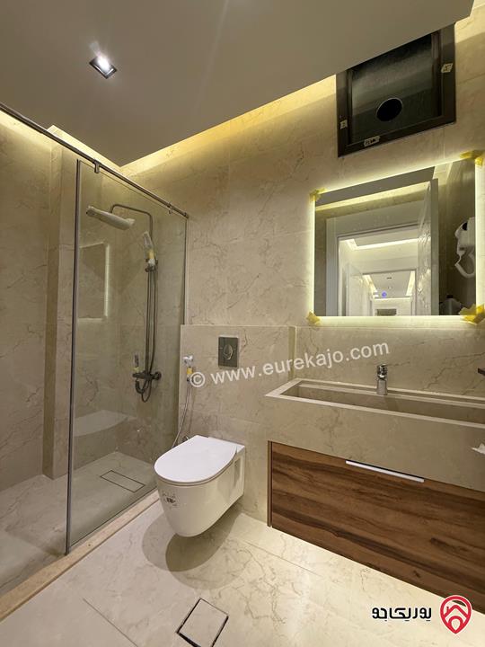 شقة طابق ارضي مساحة 227م مع ترس 60م سوبر ديلوكس للبيع في عمان - تلاع العلي