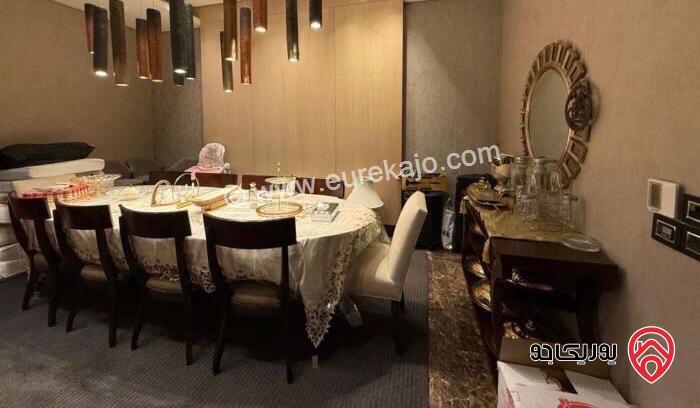 فيلا فاخرة مفروشة مساحة 650م على أرض 750م للايجار في عمان - دابوق