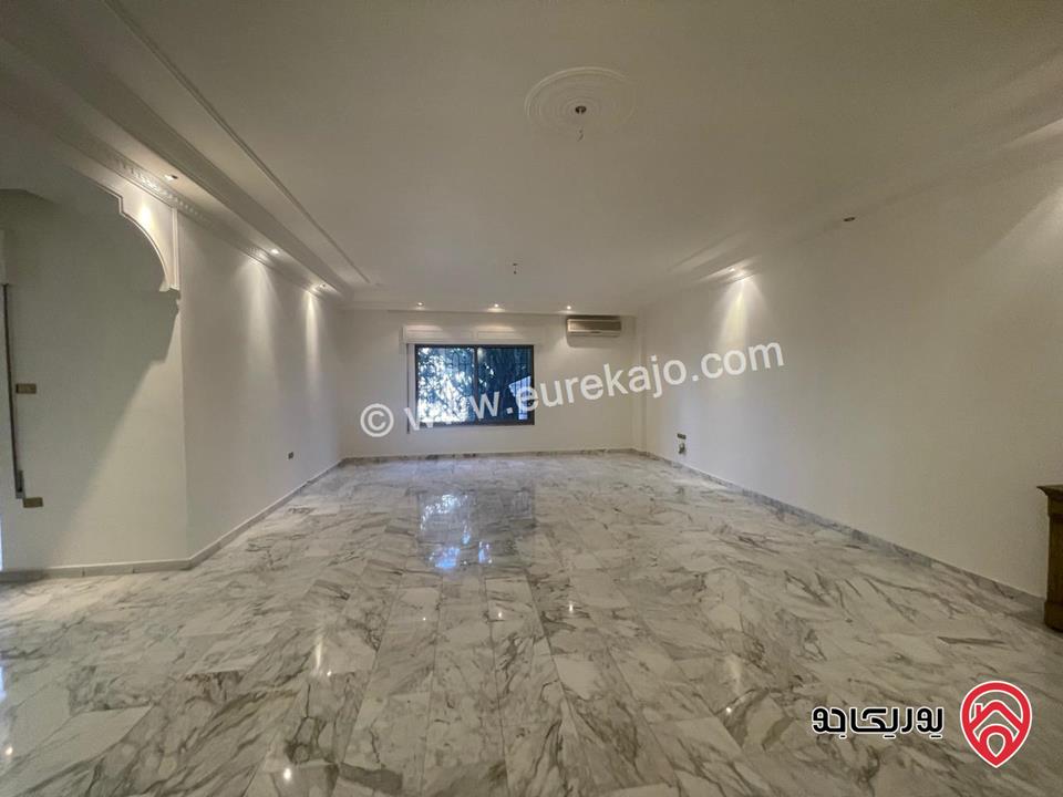 شقة مميزة طابق أول مساحة 268م للبيع في عمان - عبدون