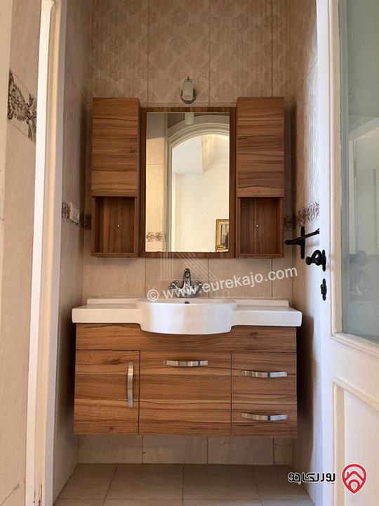 فيلا متلاصقة مساحة 600م على أرض 400م للايجار في عمان - عبدون