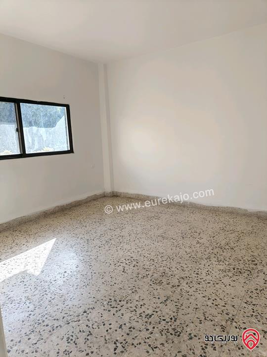 شقة طابق أول مساحة 115م للايجار في الزرقاء - حي رمزي