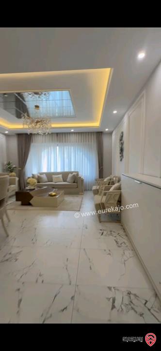 شقة طابق ثاني مساحة 205م للبيع في عمان - خلدا