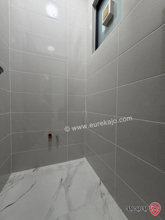 شقة سوبر ديلوكس طابق ثالث مع روف مساحة 229م داخلي و 120م خارجي للبيع في عمان - حي الصحابة  