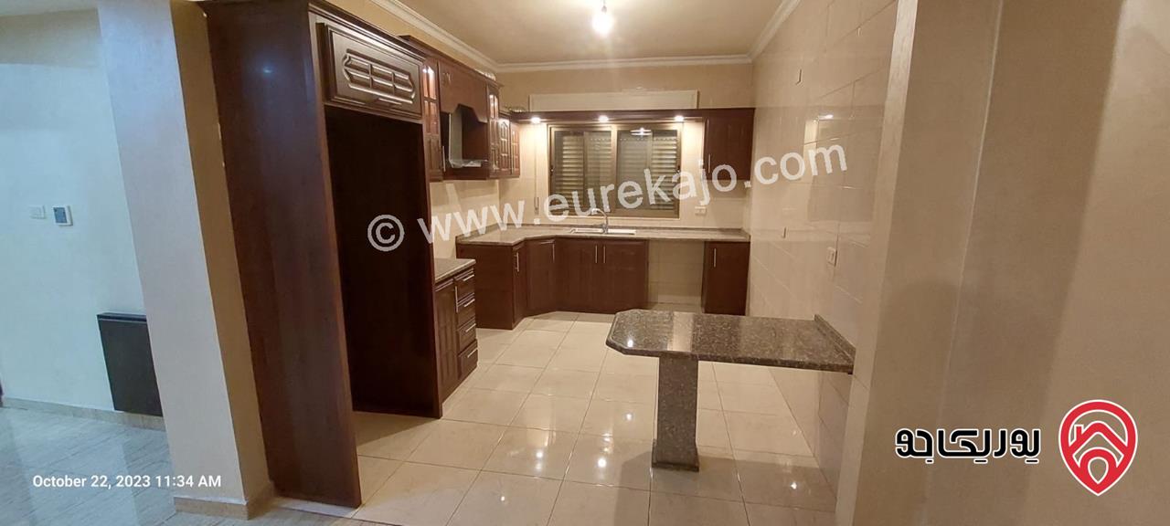 شقة مساحة 200م طابق أول للايجار في عمان - دير غبار