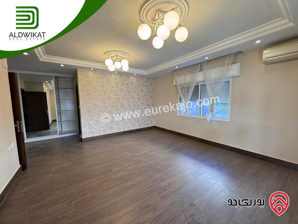 شقة طابق ثاني طابقية للبيع في عمان - دير غبار مساحة 265م ومساحة الترس 10م موقع اطلالة