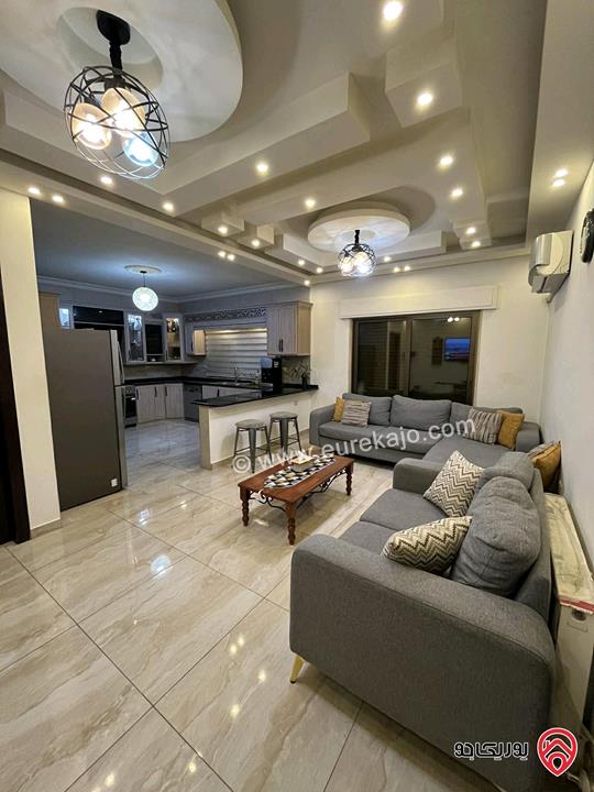 شقة شبه ارضية جديدة مساحة 180م داخلي و 200م خارجي للبيع في عمان - صويلح