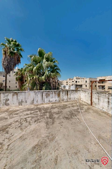 بيت مستقل مساحة 535م على أرض 340م للبيع في اربد قرب قصر العدل 