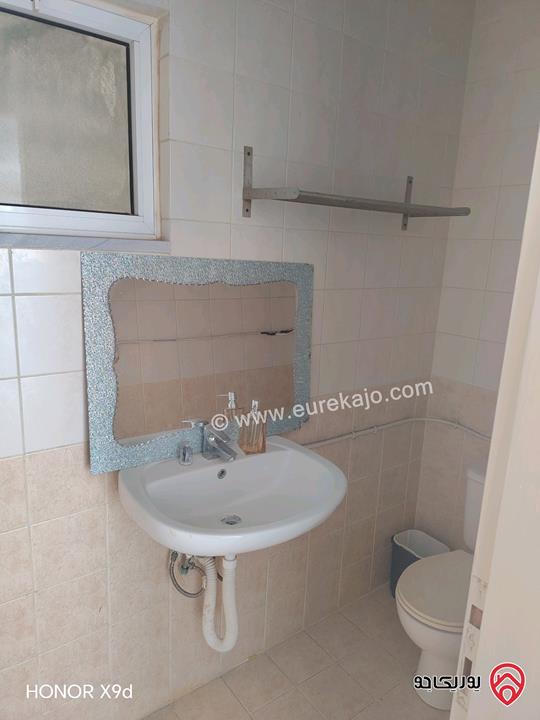 شقة طابق ثالث مساحة 165م للإبحار في عمان - ام السماق بالقرب من مكة مول 