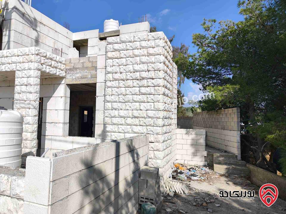 منزل فيلا عظم مساحة البناء 380م على أرض 450م للبيع في عمان - اليادودة