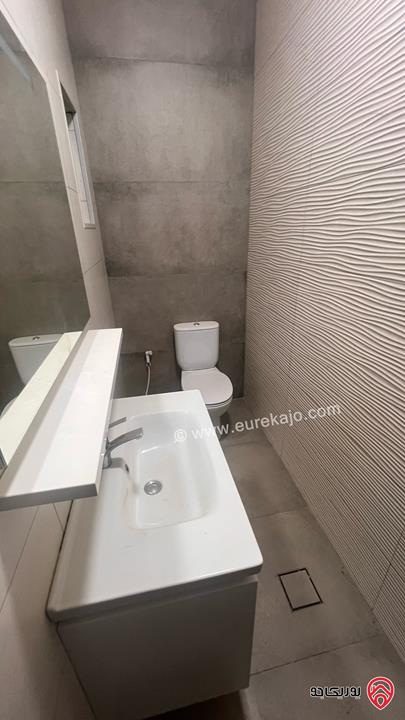 شقة طابق أرضي مساحة 195م داخلي و 40م خارجي للبيع في عمان - حي الضباط - مرج الحمام 