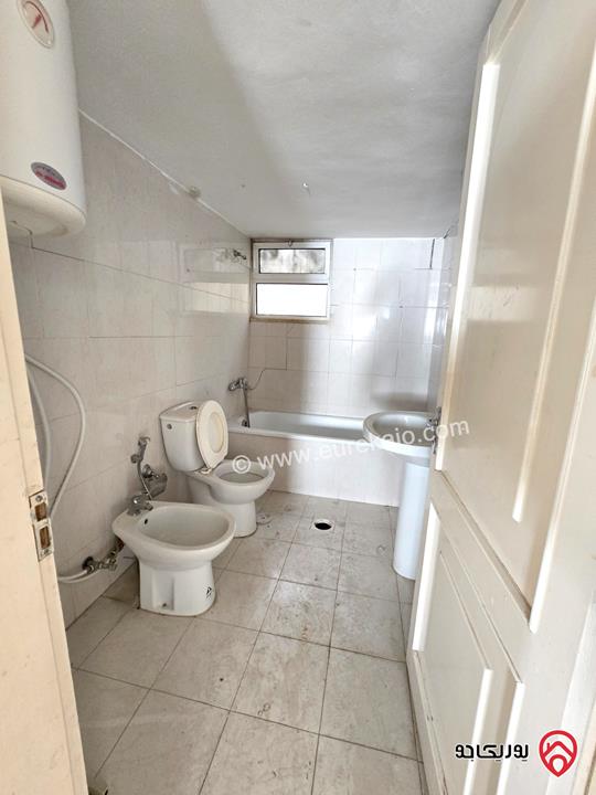 شقة طابق ثاني مساحة 120م للبيع في عمان - الرابية