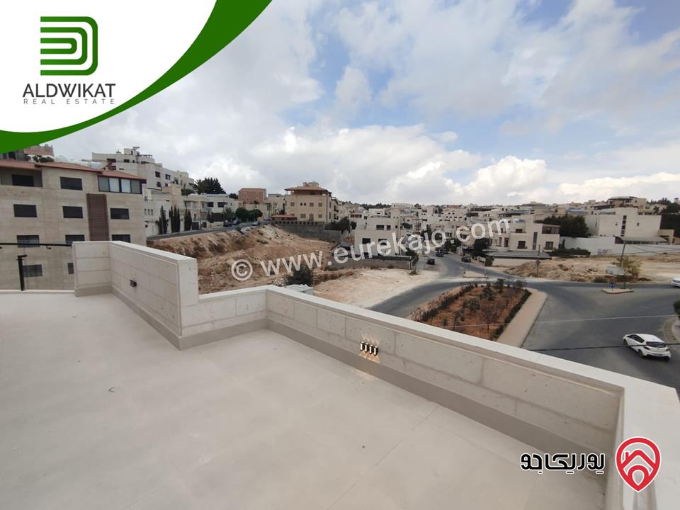 رووف مساحة البناء 190م ومساحة الترس 190م للبيع في عمان - دابوق