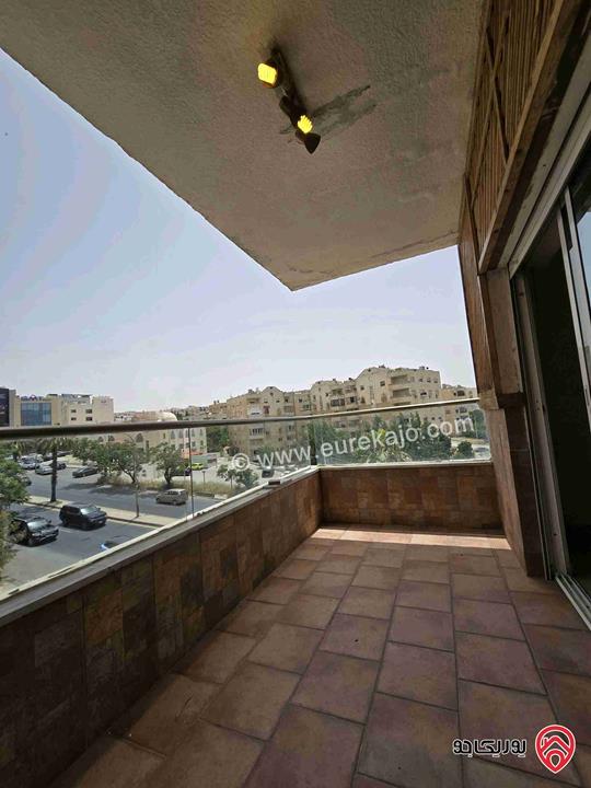 شقة طابق ثالث مساحة 220م للبيع في عمان - دير غبار