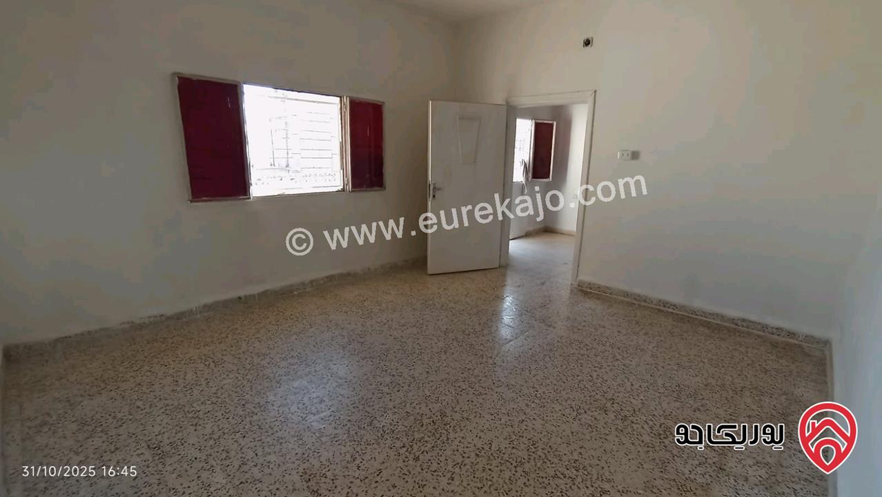 شقة مساحة 110م طابق تسوية للبيع في عمان - جبل التاج إشارات حي ام تينة والتاج شارع السيراوية 