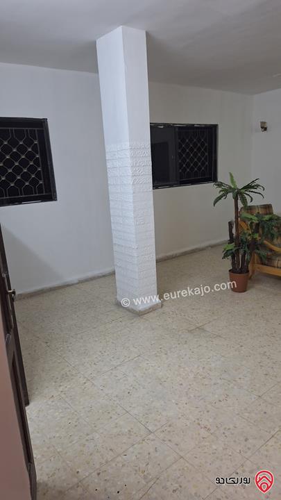شقة للبيع في الزرقاء حي رمزي طابق ثاني مساحة 108 وسند تسجيل مستقل 