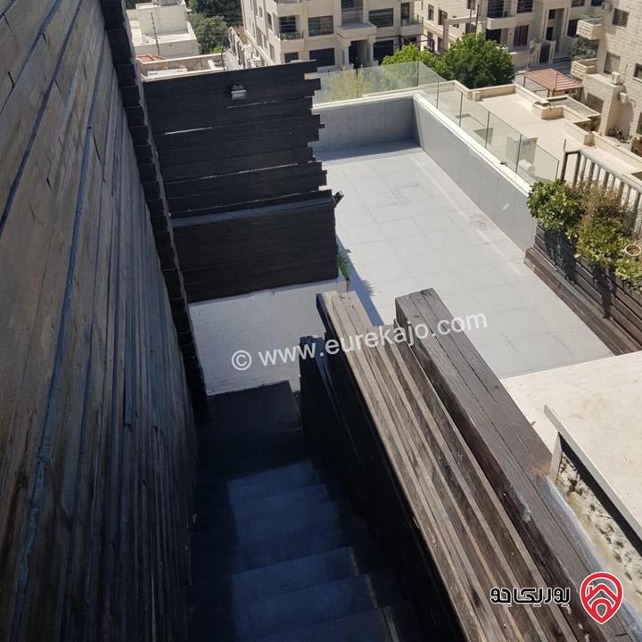 شقة طابق ثالث + روف مساحة 350م للبيع في عمان - الصويفية 