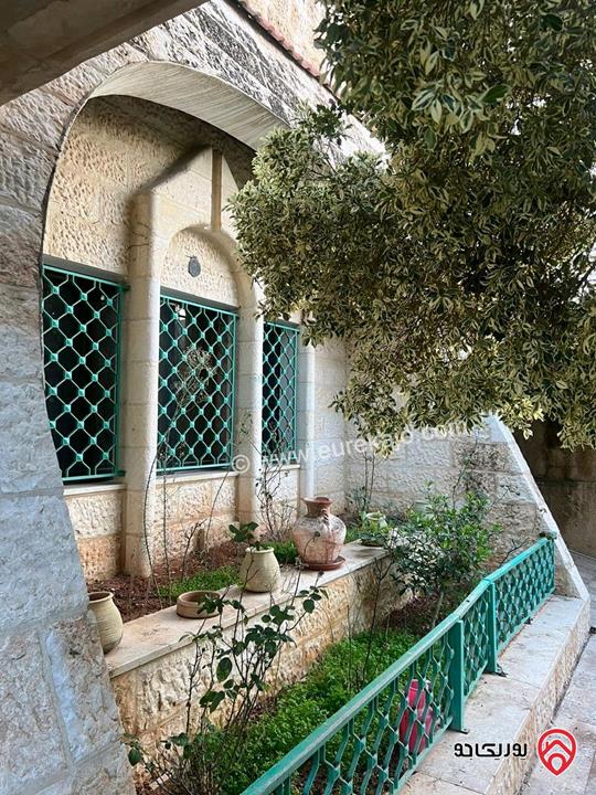 فيلا للبيع في الزرقاء - الزواهره حي الجبر مساحة 240م على أرض 461م