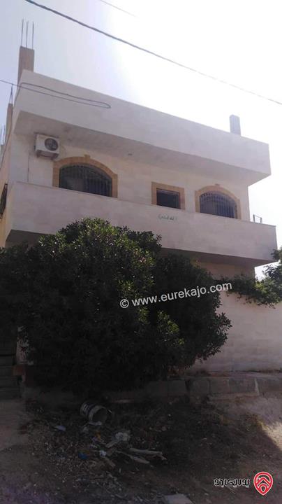 بيت مستقل مساحة 300م على أرض مشتركة للبيع في عمان - صالحية العابد