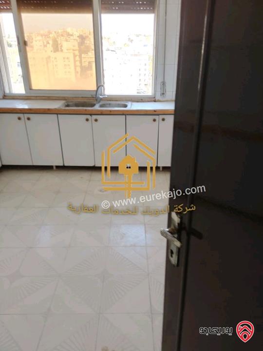 شقة فارغة طابق اول مساحة 110م للإيجار في عمان - تلاع العلي 