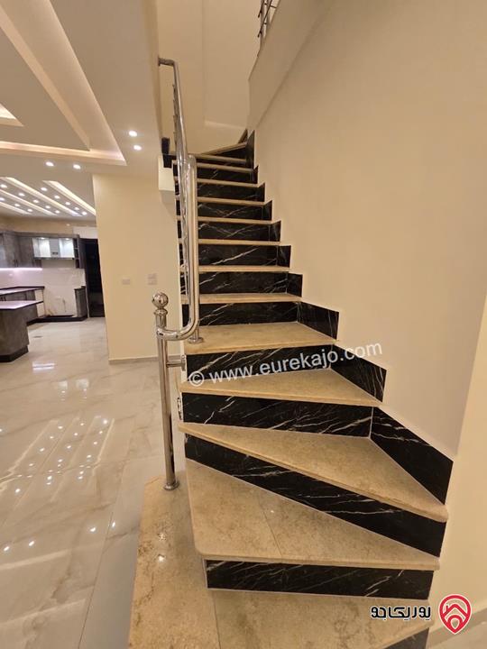 شقة دوبلكس فارغة لم تسكن مساحة 200م للايجار في عمان - البنيات 