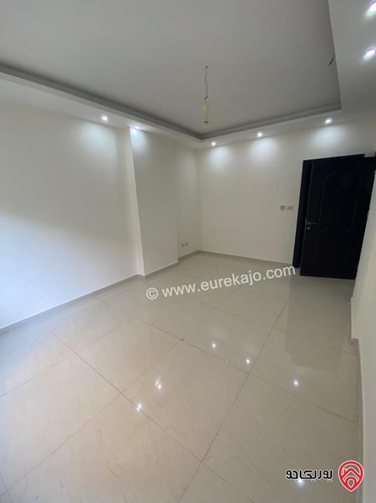 شقة تسوية طابقية مساحة 270م داخلي و 50م خارجي للإيجار في عمان - دير غبار