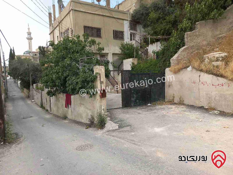بيت مساحة 350م على أرض 300م للبيع في عمان - جبل التاج