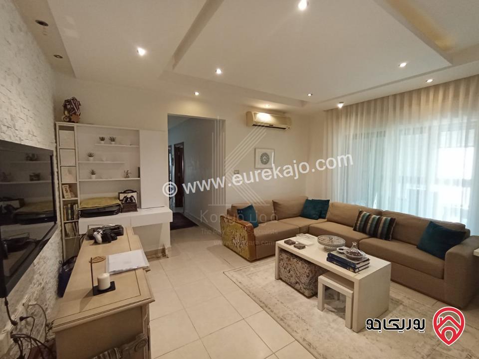 شقة فاخرة طابق أخير مع روف مساحة 211م للبيع في عمان - خلدا مع اطلالة مميزة