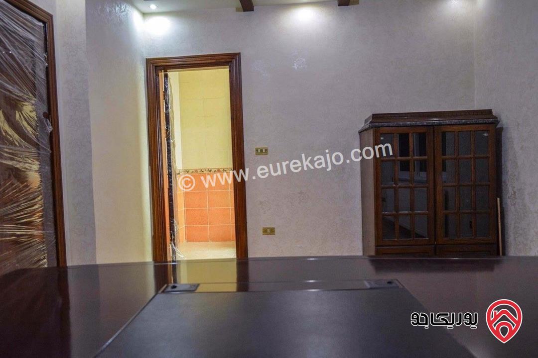 فيلا متلاصقة مساحة 930م على أرض 420م للبيع في عمان - ضاحية الرشيد 