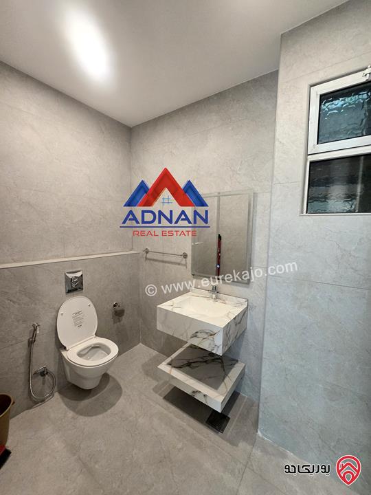 شقة فارغة مساحة 180م طابق ثاني للإيجار مجددة بالكامل في عمان - الرابية