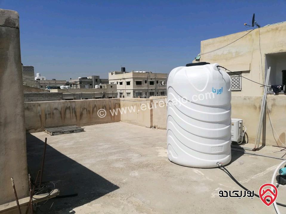 شقة طابقية مساحة 140م طابق ثالث للبيع في الزرقاء  الجديدة بالقرب من السيفوي ش 36 وخلف البنوك 