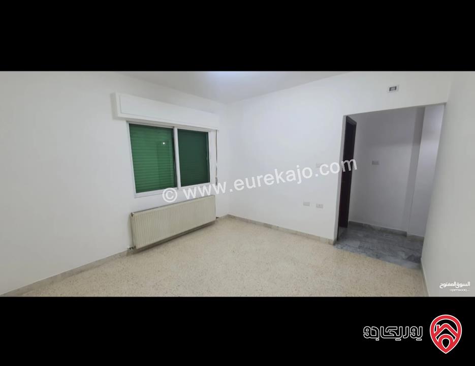 شقة مساحة 130م طابق ثالث مع روف للبيع في عمان - خلدا