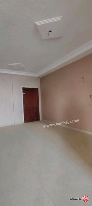 شقة طابق ثالث مساحة 273م للبيع في عمان - طبربور