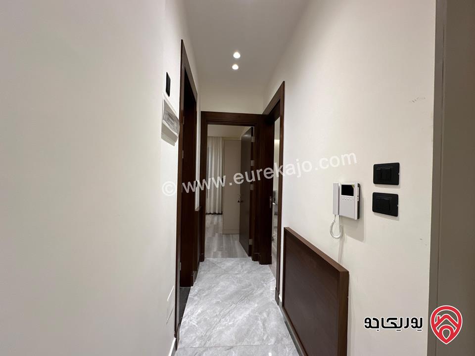 شقة ديلوكس مفروشة طابق أرضي مساحة 110م داخلي و 150م خارجي للايجار في عمان - حي الديار ديرغبار