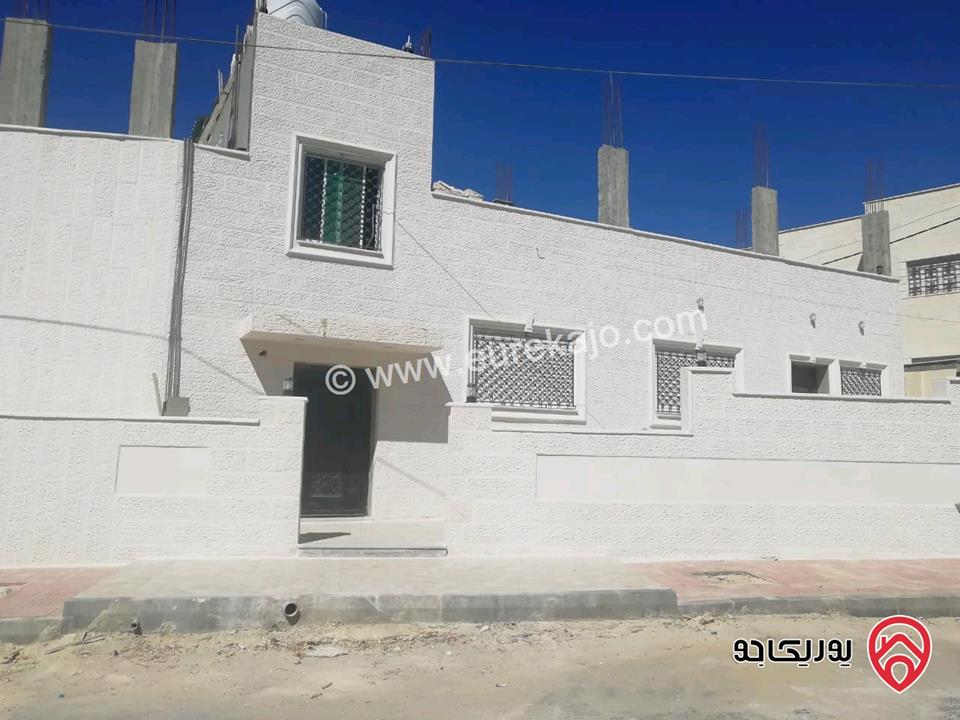 شقة غير مقطعة مساحة 145م تصلح لمستودع او عيادة طبية للايجار في عمان - ابو نصير حي الضياء 