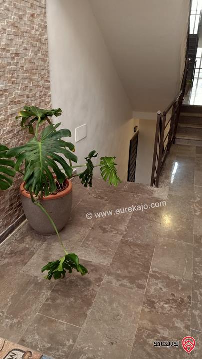 شقة مفروشة أرضية مساحة 130م داخلي و 40م خارجي للإيجار أو للبيع في عمان– الدوار الرابع