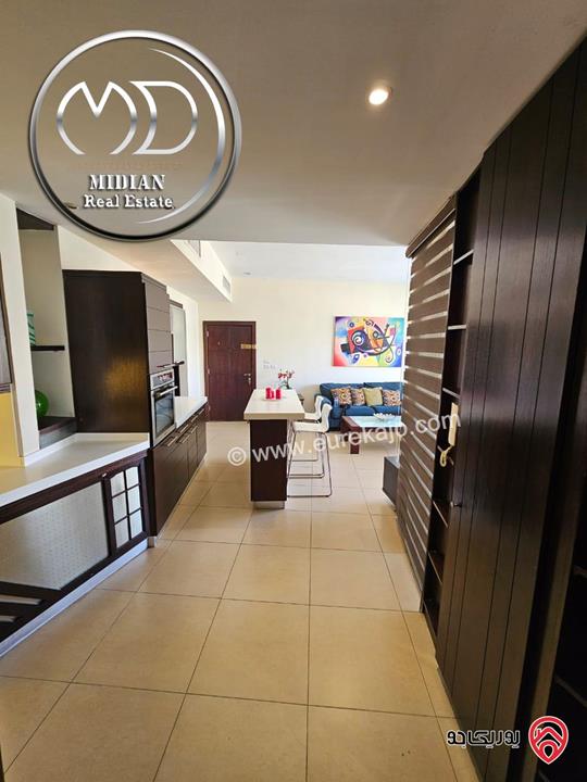 شقة مفروشة للايجار في عمان - عبدون مساحة 90م طابق ثاني تشطيبات و ديكورات فندقية فرش فاخر اطلالة جميلة