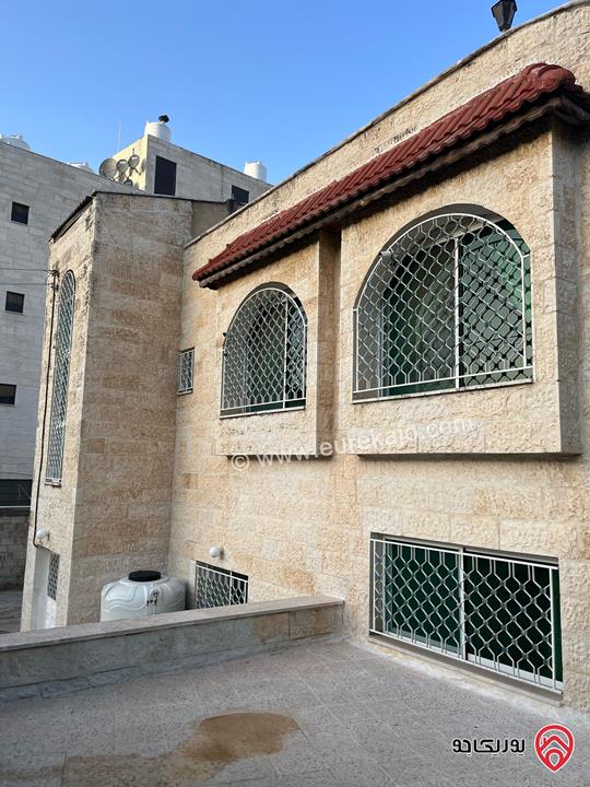 فيلا طابقين مساحة الارض 800م مساحة البناء 350م للبيع في عمان -  شفابدران بسعر مغري على شارعين