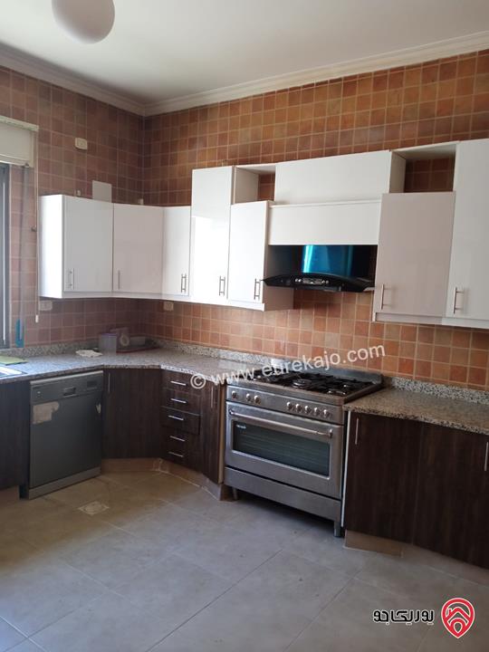 شقة طابقية مفروشة مساحة 275م للإيجار أو للبيع في عمان - دير غبار