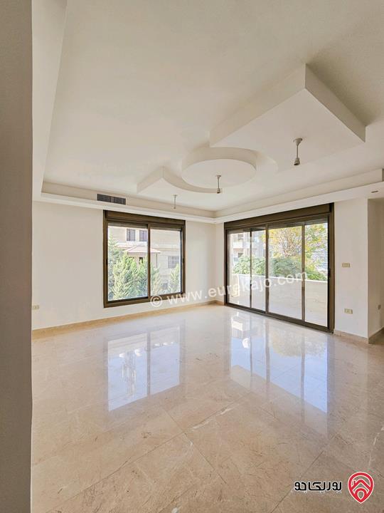 شقة سوبر ديلوكس جديدة - طابقية - مساحة 223م طابق أول للبيع في عمان - دير غبار