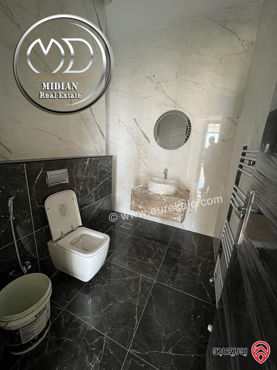 شقة دوبلكس جديدة طابق أخير مع روف للبيع في عمان - الصويفية مساحة 200م مع تراسات تشطيبات سوبر ديلوكس بسعر مميز