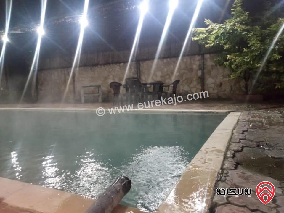 مزرعة مساحة الأرض 680م عليها بناء 160م للبيع في الحمة شمال اربد المخبية