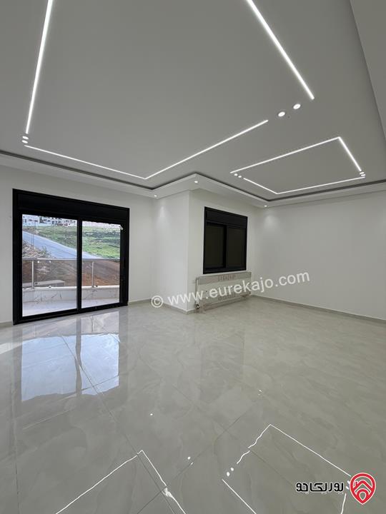 شقة طابق اول مساحة 185 متر سوبر ديلوكس للبيع في عمان - الجبيهة حي المنصور 