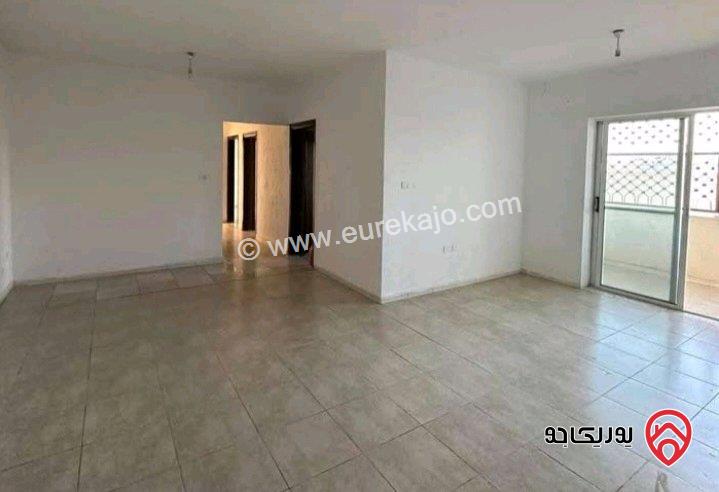 شقة مساحة 118م طابق ثاني للبيع في الزرقاء - مدينة الشرق 