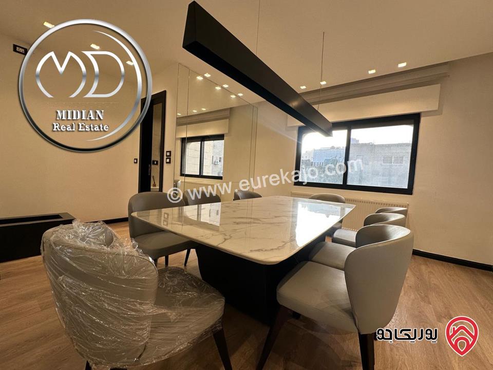 شقة مفروشة للايجار في عمان - ام السماق مساحة 300م طابق أول تشطيبات و ديكورات فندقية فرش فاخر اطلالة جميلة بسعر مميز